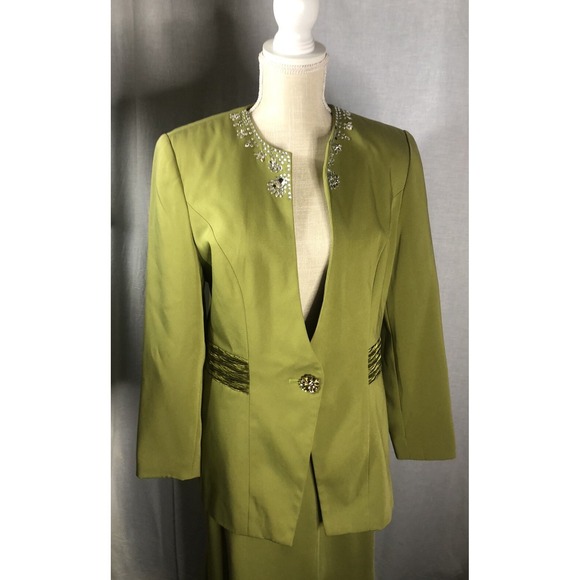 Giovanna Signature Women's Skirt Suit – Size 10, Lime Green with Rhinestone Coll - Picture 2 of 14